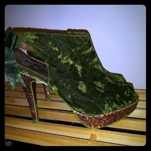 Poetic Licence Green velvet heel